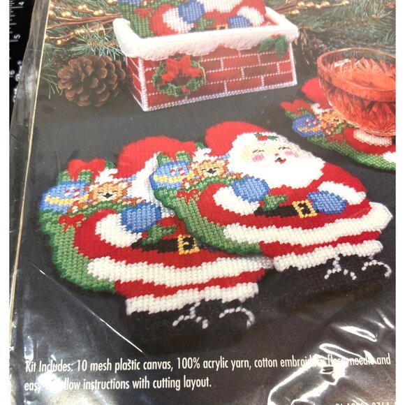 Bucilla "Here Comes Santa" Coaster & Holder Kit - Picture 4 of 5